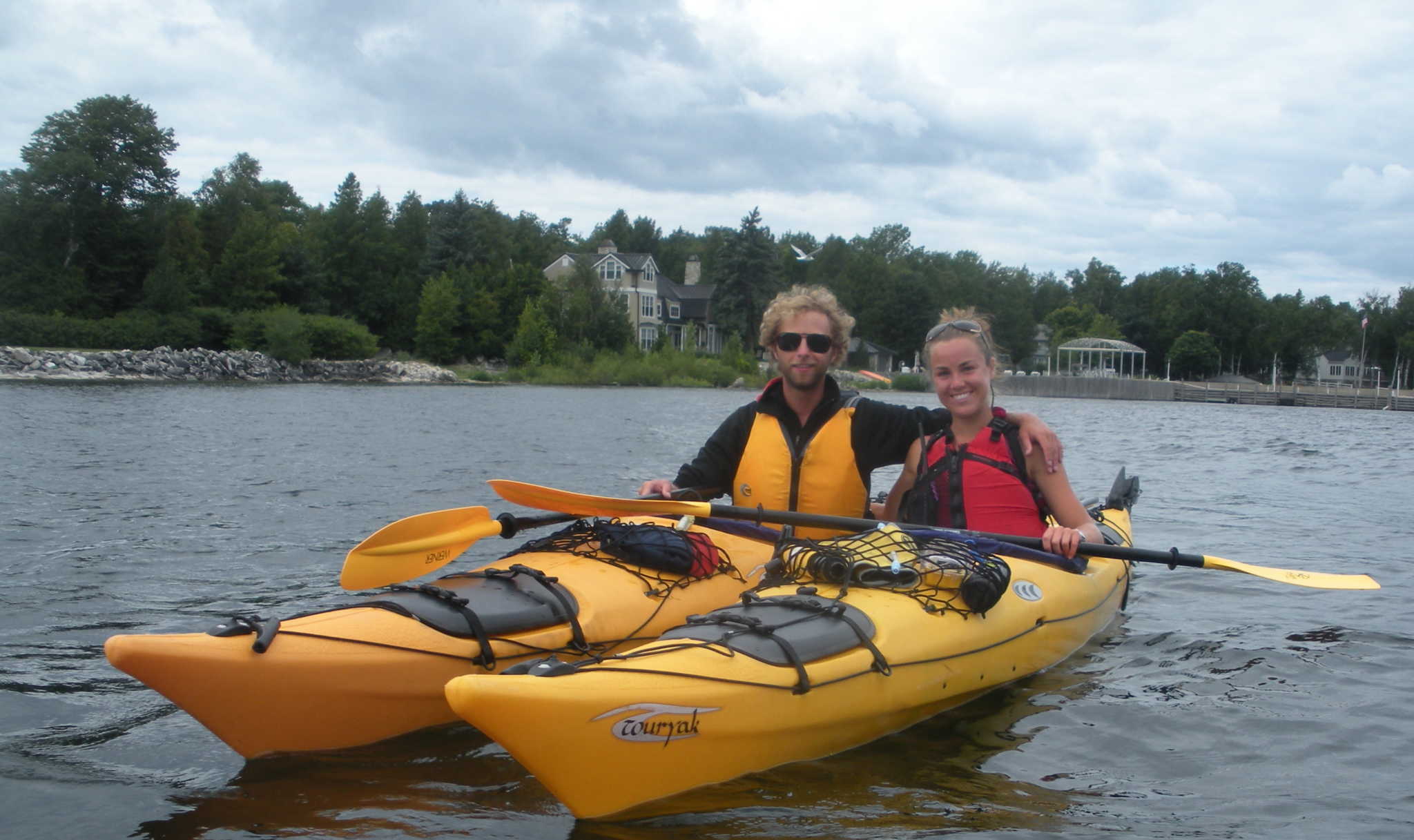 couples kayaking trip